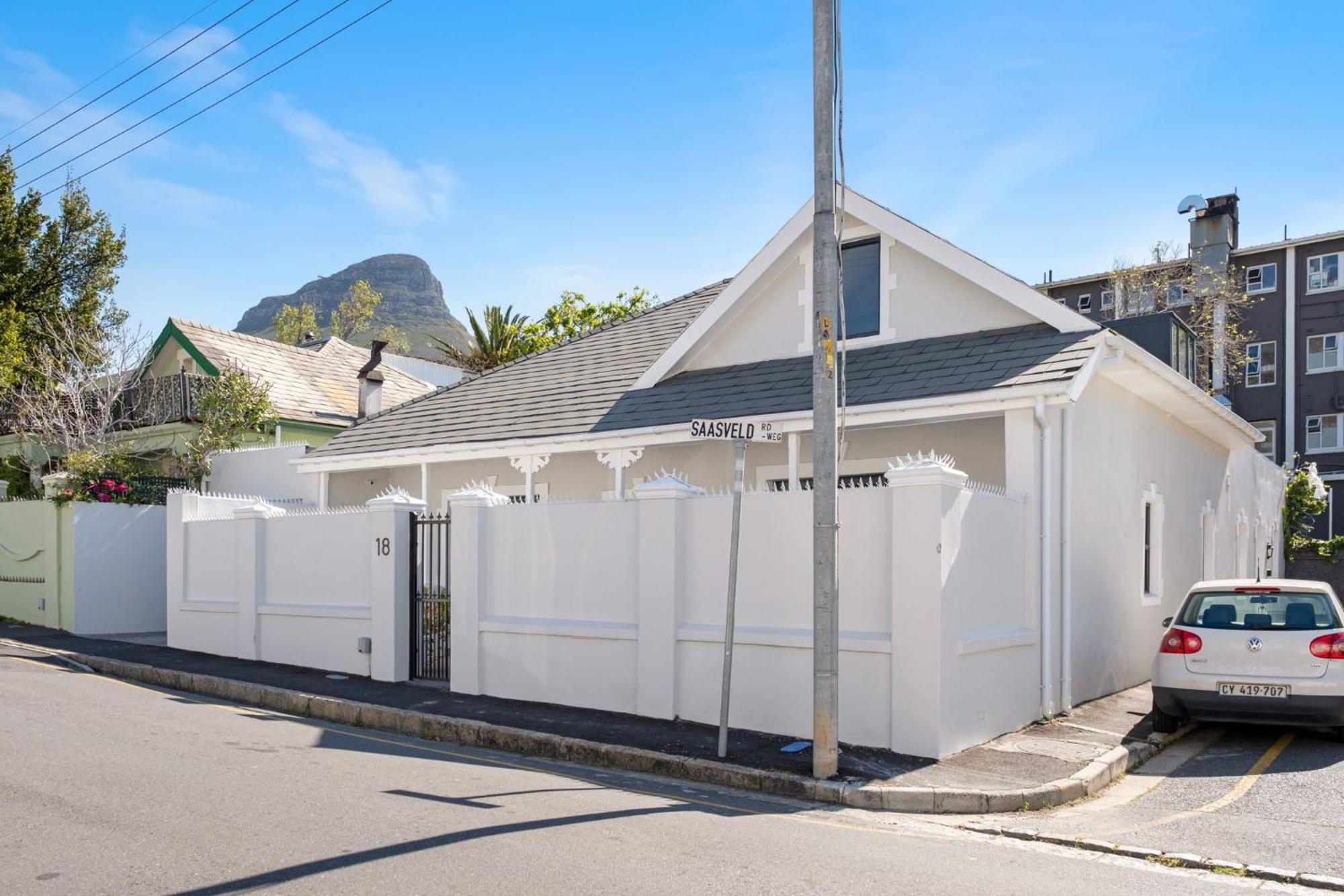 Uptown Retreat By Host Agents Holiday home Cape Town