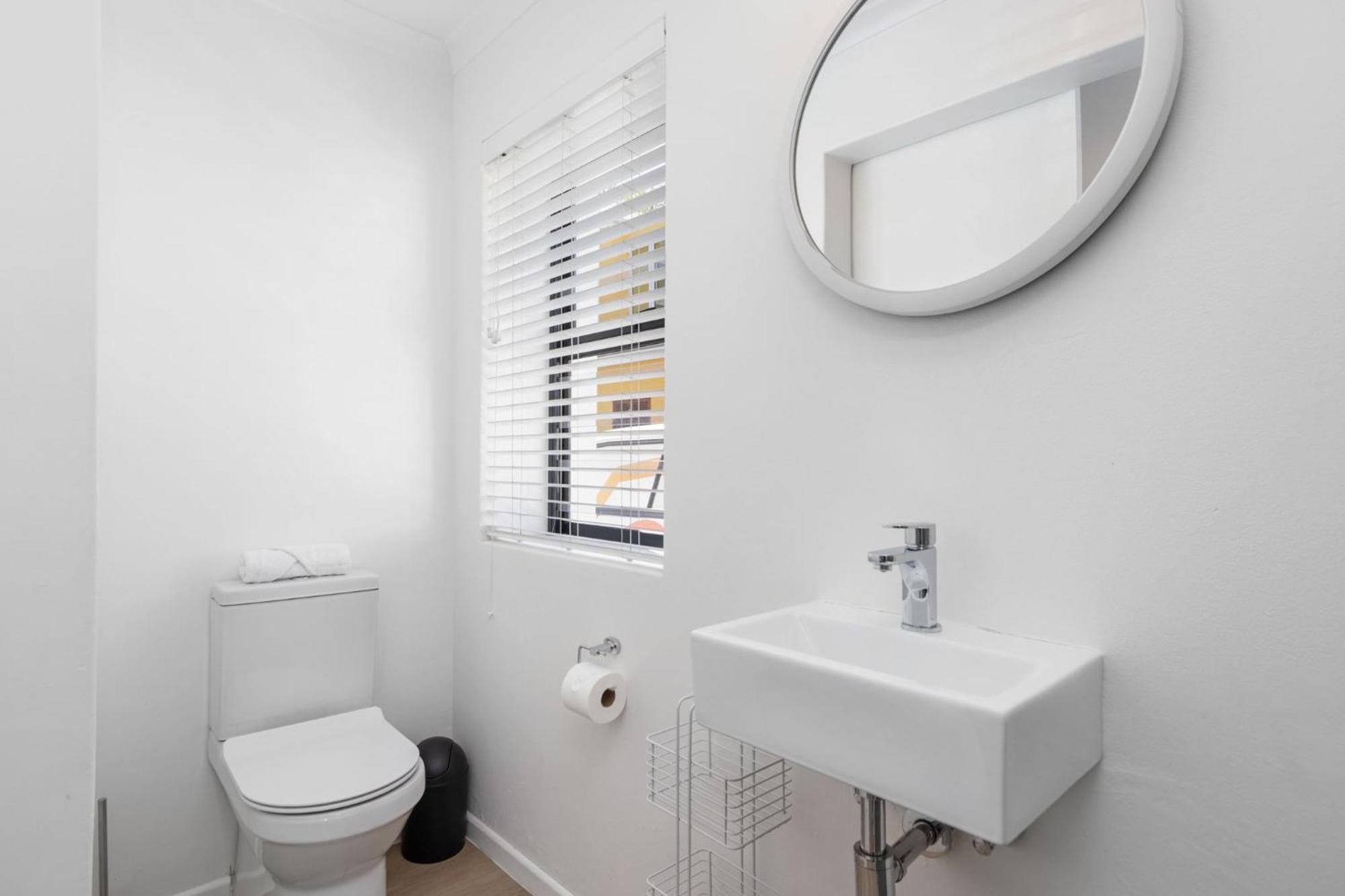Uptown Retreat By Host Agents Holiday home Cape Town