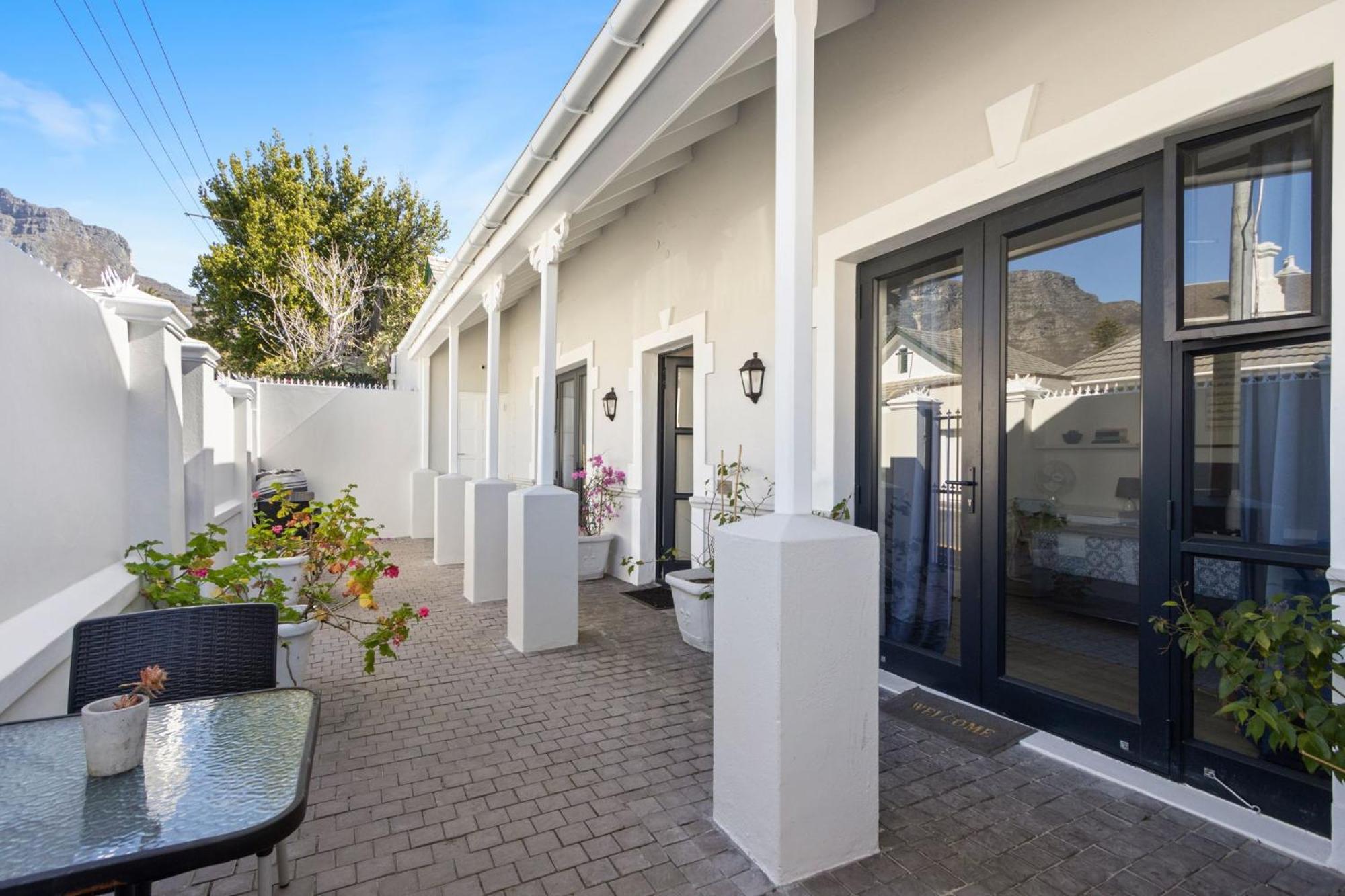 Uptown Retreat By Host Agents Holiday home *