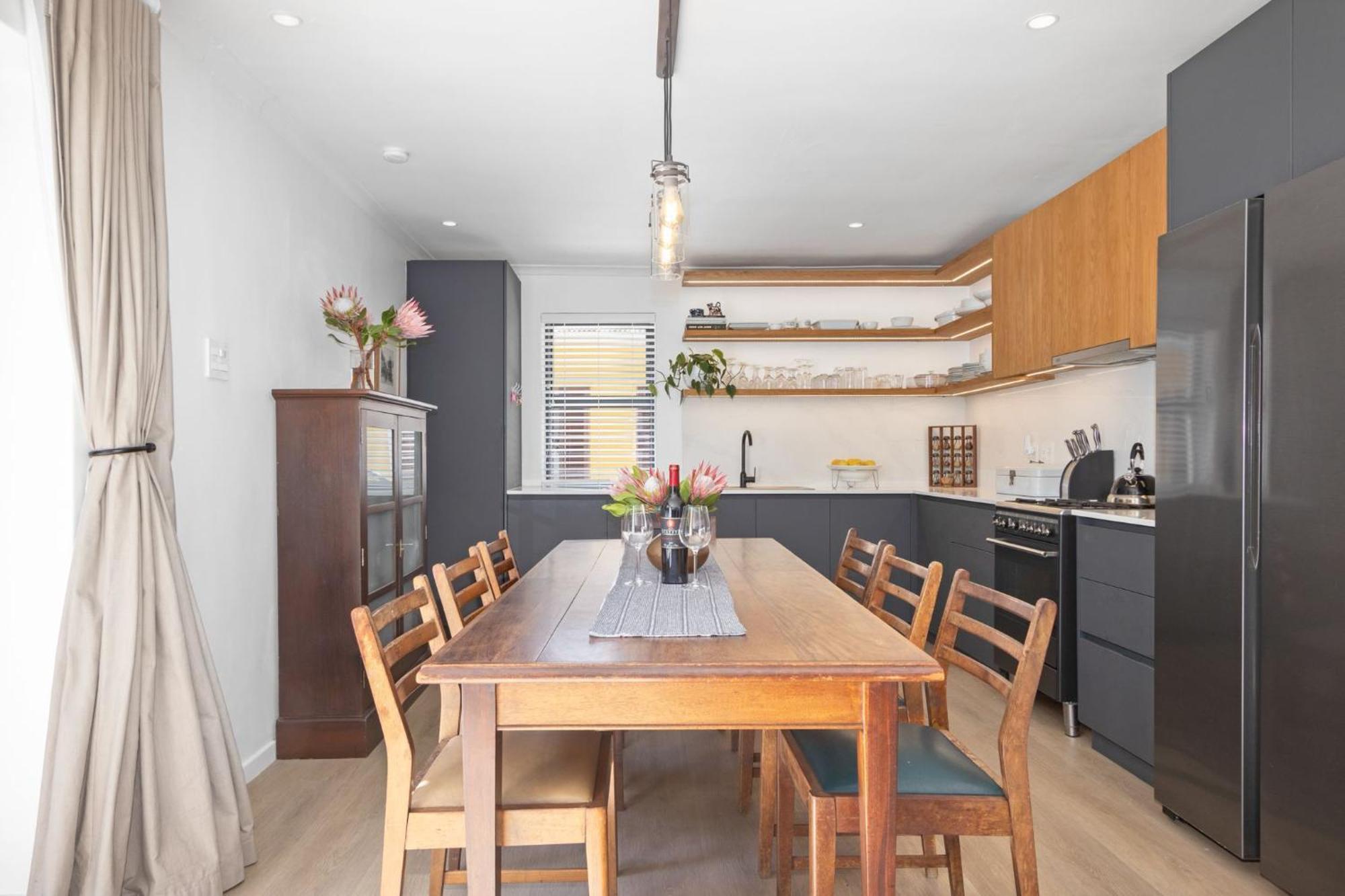 Uptown Retreat By Host Agents * Cape Town