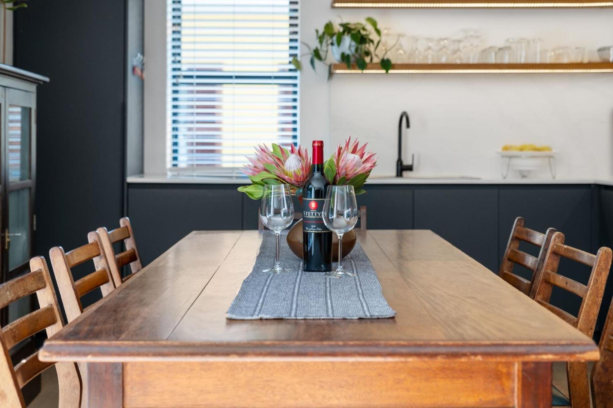 Uptown Retreat By Host Agents Holiday home *